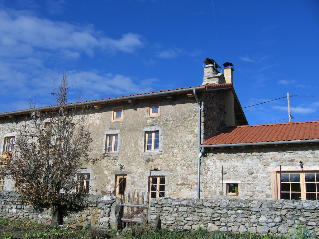 La Ferme Des Genets Bed & Breakfast Medeyrolles Dış mekan fotoğraf