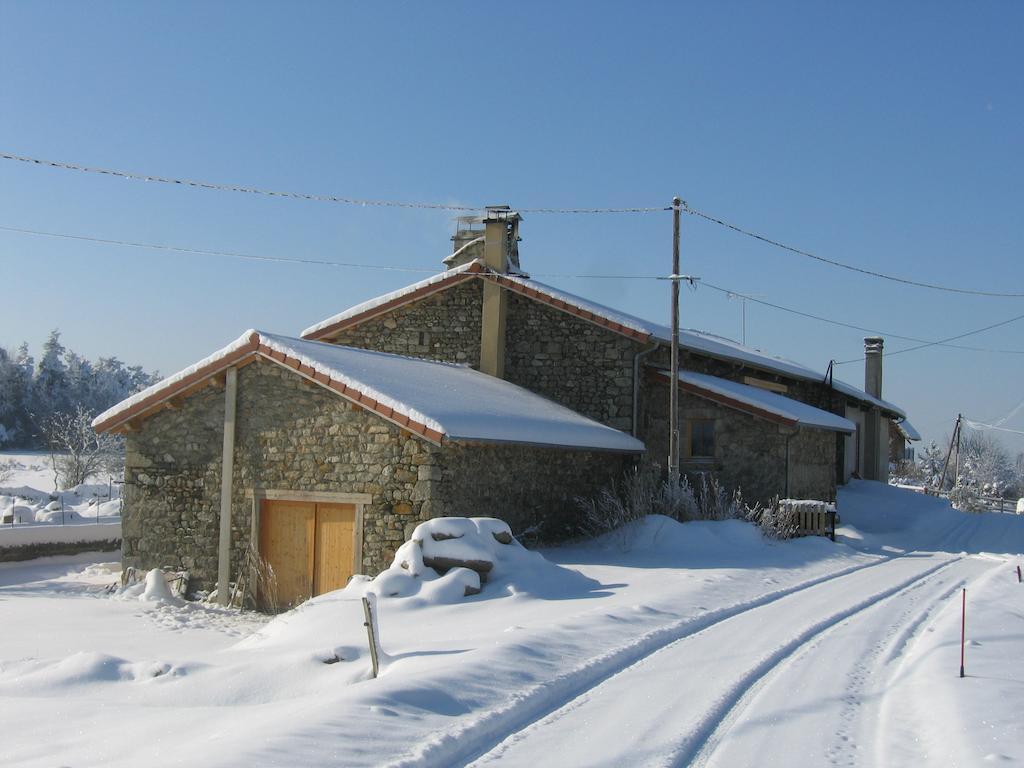 La Ferme Des Genets Bed & Breakfast Medeyrolles Dış mekan fotoğraf