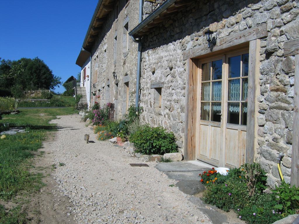 La Ferme Des Genets Bed & Breakfast Medeyrolles Dış mekan fotoğraf