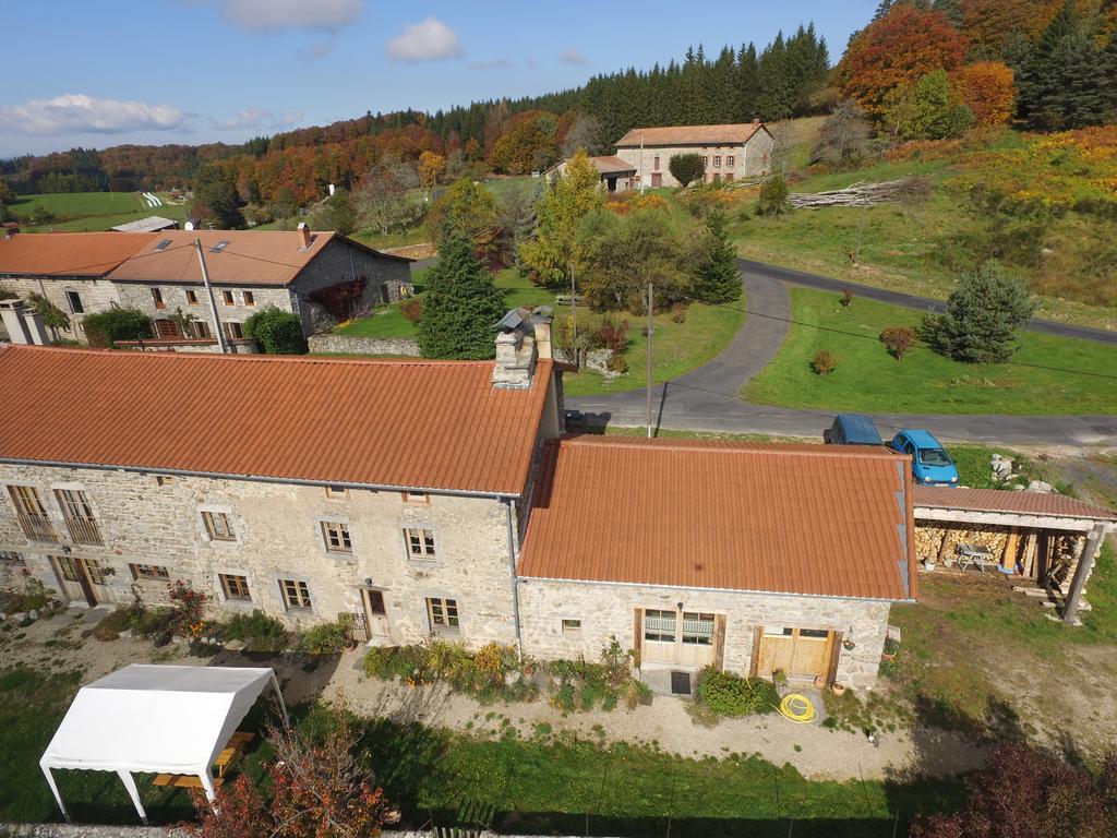 La Ferme Des Genets Bed & Breakfast Medeyrolles Dış mekan fotoğraf