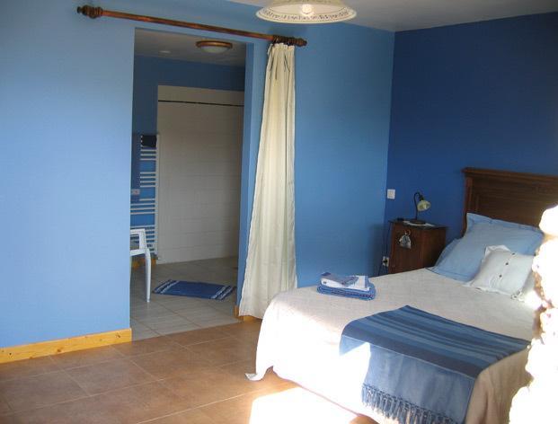 La Ferme Des Genets Bed & Breakfast Medeyrolles Dış mekan fotoğraf